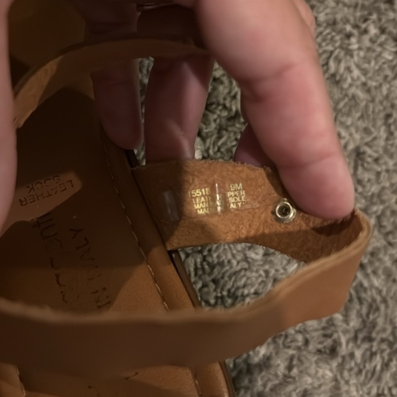 Unique shoes - Picture 5 of 5